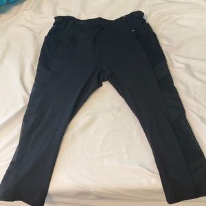 Capri Active Leggings
